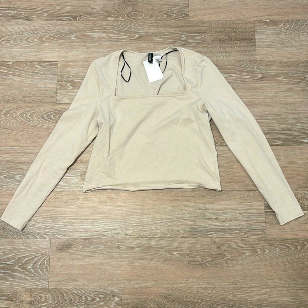 beige square neck cropped top 🥯